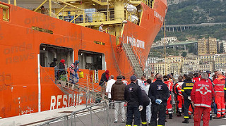 Migranti. Domani ennesimo sbarco al Porto di Salerno. In arrivo oltre 1000 persone