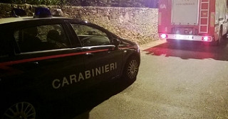 Eboli: tentano di rubare un trattore, non ci riescono e gli danno fuoco. Indagano i Carabinieri