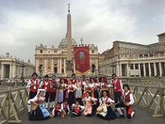 Il gruppo Folklorico di Caggiano incontra Papa Francesco al Giubileo del Folklore a Roma