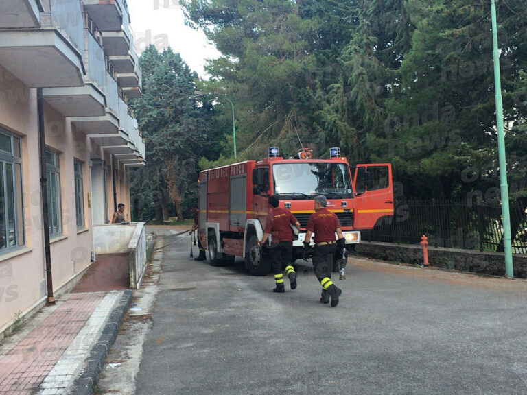 Sant’Arsenio: guasto alla condotta idrica, in tilt casa di riposo. Intervengono i Vigili del Fuoco