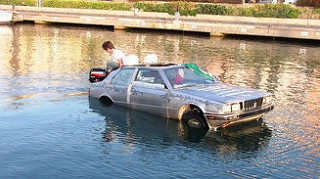 Approda ad Agropoli la Maserati acquatica. Lo strano viaggio dell’Autonauta Amoretti