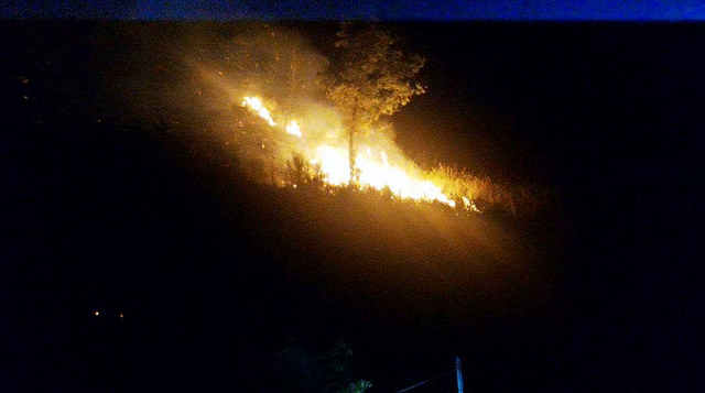 Roscigno: località Sant’Andrea a fuoco. Interviene Antincendio della Comunità Montana