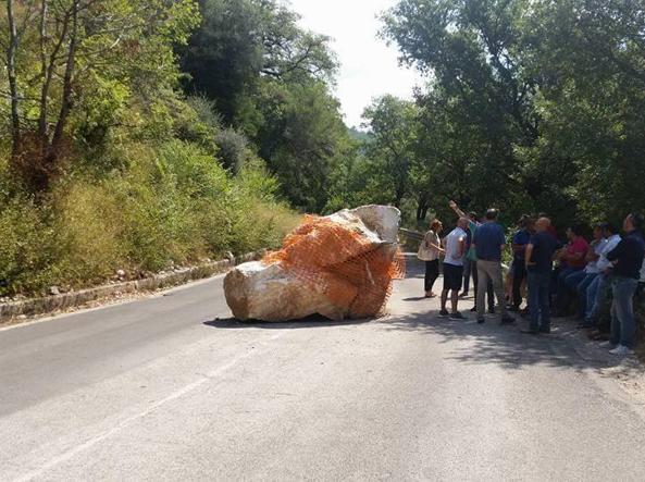 Caduta massi ad Aquara, la Regione stanzia 47mila euro