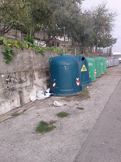 Monte San Giacomo: la Ergon non svuota i cassonetti, il Comune corre ai ripari