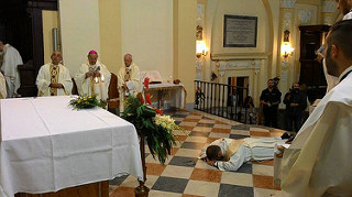 Policastro: Diocesi in festa per l’ordinazione di don Antonio Romaniello