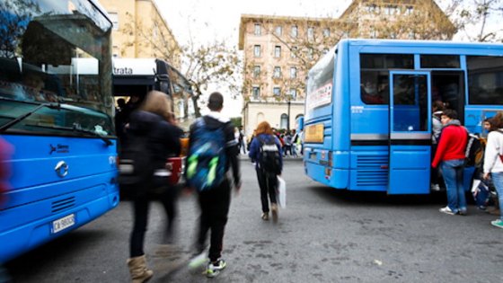 Trasporto scolastico gratuito. Codacons:”Studenti costretti a pagare alcune corse”