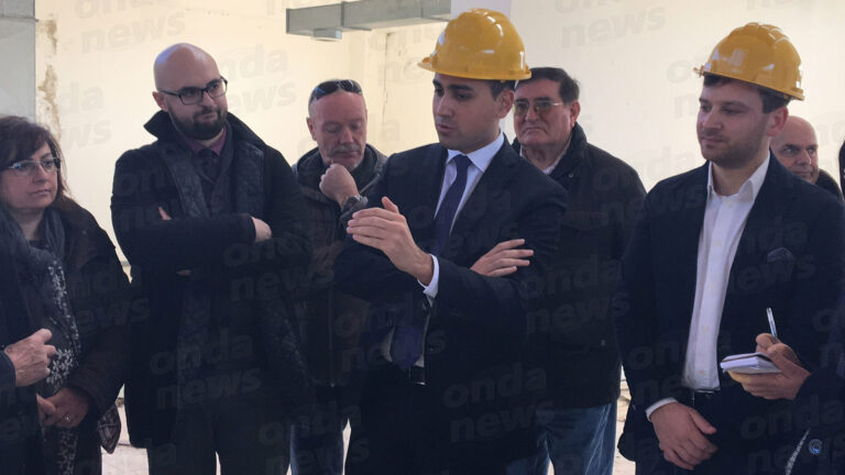 Luigi Di Maio in visita a Vietri di Potenza. Presenti numerosi attivisti M5S del Vallo e Tanagro