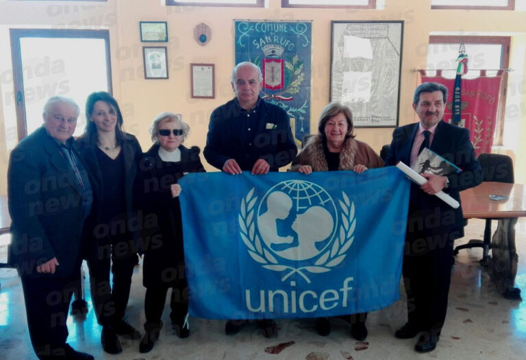 San Rufo: l’Unicef concede a Michele Marmo la menzione di “sindaco difensore dell’infanzia”