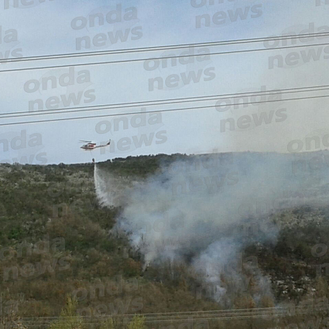 Sassano:incendio in alta montagna.Interviene l’elicottero dei Vigili del Fuoco a domare le fiamme