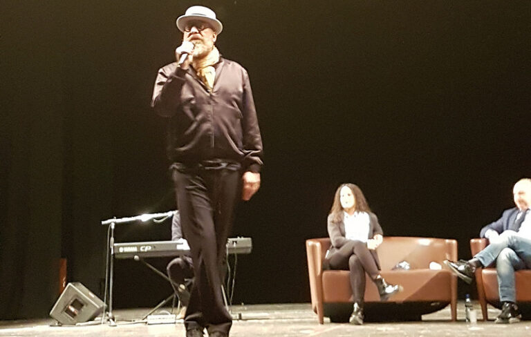 Mario Biondi incanta la platea all’Università di Salerno. “Il vero dono è amare quello che si fa”