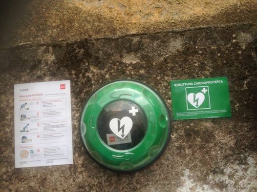 Sassano cardioprotetta. Associazioni e medici regalano un defibrillatore alla piazza