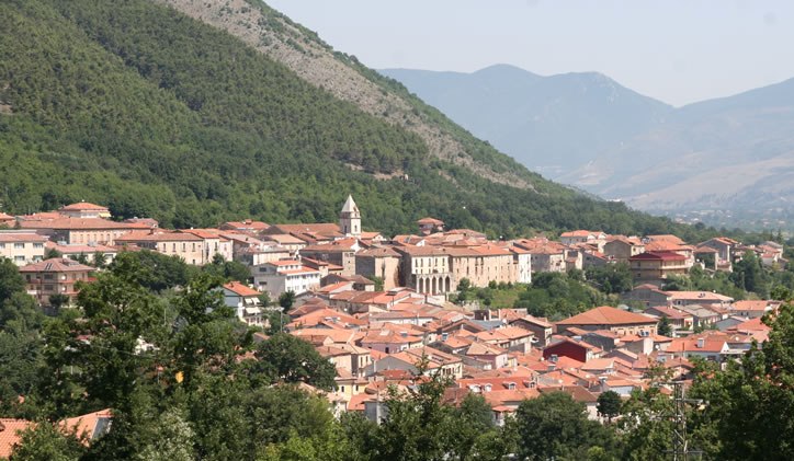 Buonabitacolo: guasto alla rete idrica. I cittadini avviano una colletta per affrontare le spese