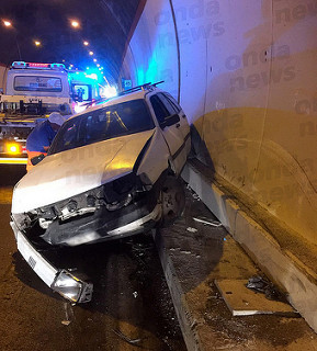 Schianto in galleria sull’A2 tra Contursi Terme e Campagna. 5 persone coinvolte