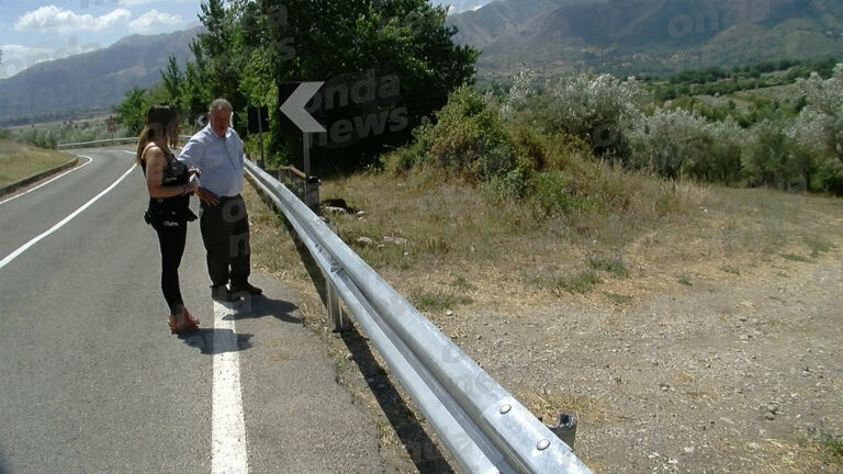 San Pietro al Tanagro: guardrail sulla S.S.166 blocca l’accesso ai terreni. L’ira dei proprietari