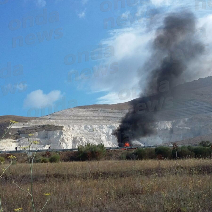 Incendio auto Vietri di Potenza