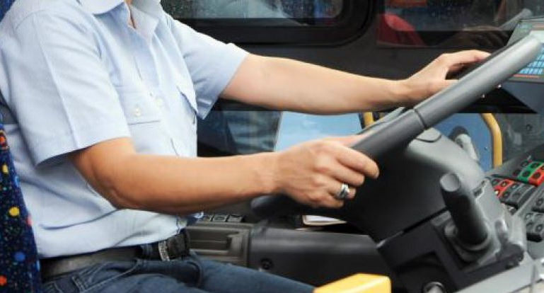 Autisti di bus senza stipendio da mesi incrociano le braccia.Disagi per i pendolari del Potentino