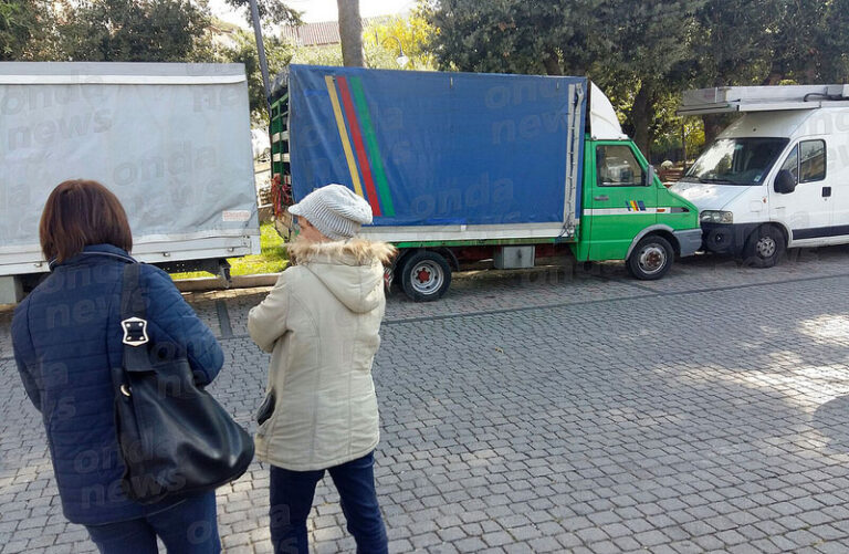 Continua la protesta dei commercianti a Savoia di Lucania per il trasferimento del mercato settimanale