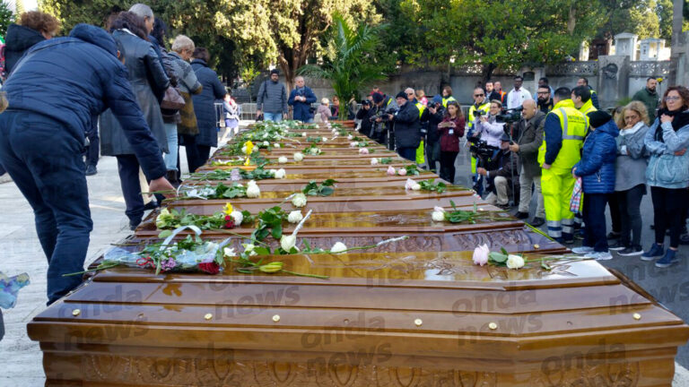 funerale-migranti-salerno-8