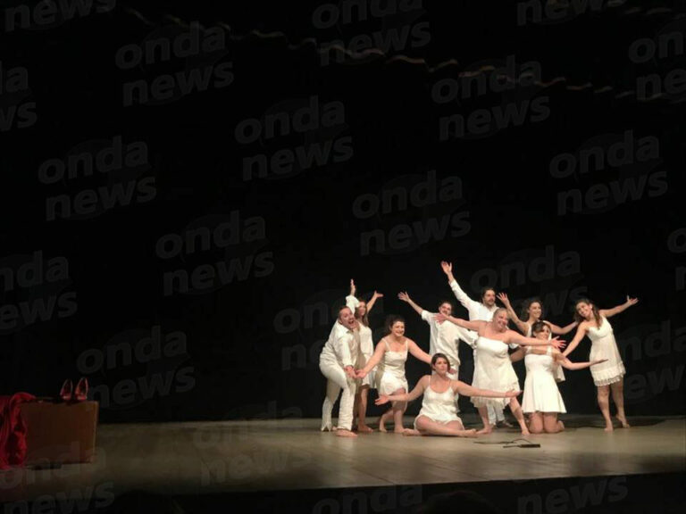 Teatro in Sala. Successo per lo spettacolo “Chocolat” della Compagnia “Costellazione”