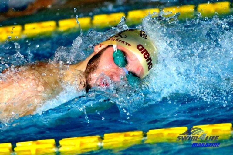 Domenico Acerenza, nuotatore di Sasso di Castalda, conquista il podio al “Trofeo Miglio d’Oro” a Portici