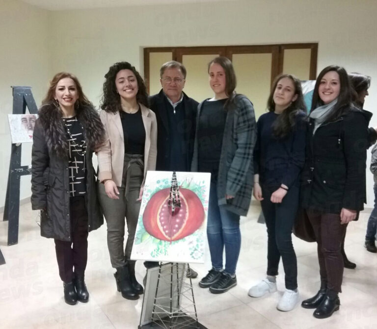 Le studentesse del Liceo Artistico di Teggiano a Sacco per la mostra “La donna:cuore ed anima del mondo”