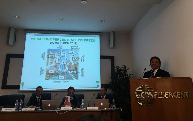 Il teggianese Raffaele De Paola, manager di Tecnocasa, in conferenza stampa a Roma con Confesercenti