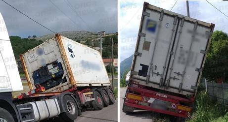 camion ribaltato sassano fb