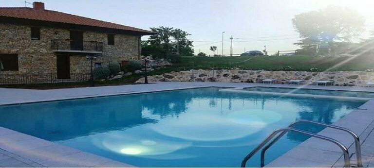 Al via la stagione estiva dell’agriturismo Erbanito di San Rufo con l’apertura del Club House Piscina