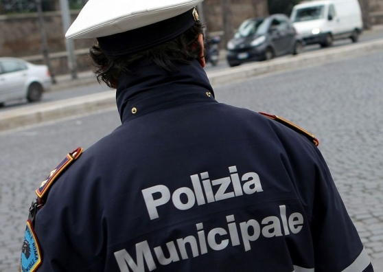 POLIZIA-MUNICIPALE