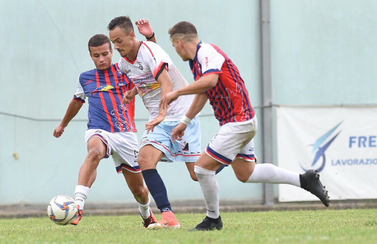 Calcio. Il Valdiano cede 1-0 alla Palmese agli ottavi in Coppa Italia, Nastri da spazio al Turn over