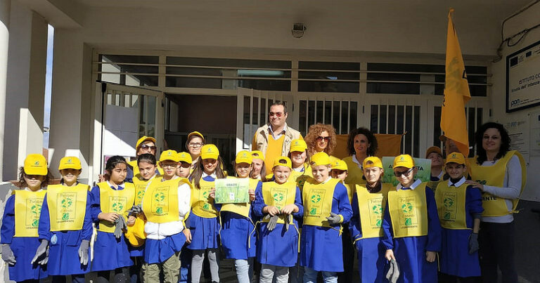 Teggiano: gli alunni della Scuola Elementare aderiscono all’iniziativa “Puliamo il Mondo”