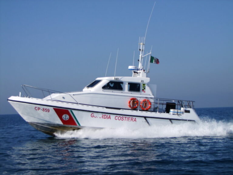 Turista polacco trova un proiettile della Seconda Guerra Mondiale nel mare di Agropoli. Rimosso