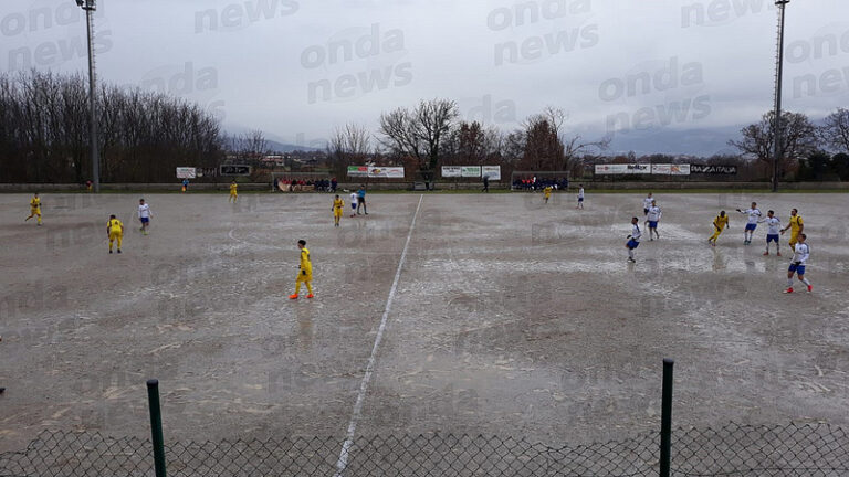 L’Agropoli vince 4-2 con il Valdiano e balza in testa. Vertucci e Tudisco puntano l’indice sull’arbitro