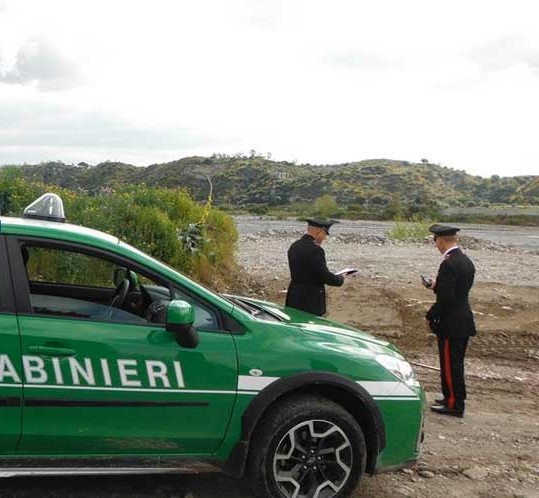 Gestione illecita di rifiuti in un’azienda di lavorazione marmi di Teggiano. Denunciato il responsabile