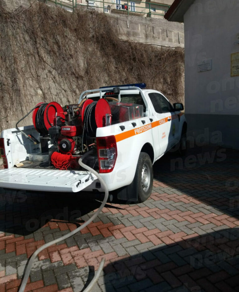 Sospensione del servizio idrico nel centro abitato di Caggiano. Operai e volontari a lavoro