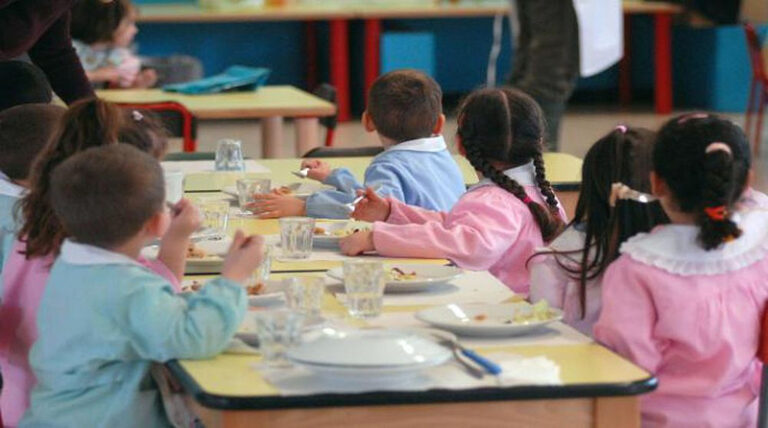 Pasticcio e minestra con polpette. Nella mensa scolastica di Caggiano arrivano i piatti della tradizione