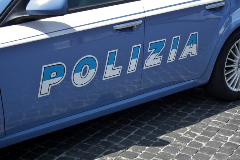 Controlli della Polizia a Salerno. Quattro divieti di ritorno e un Daspo a carico di pregiudicati