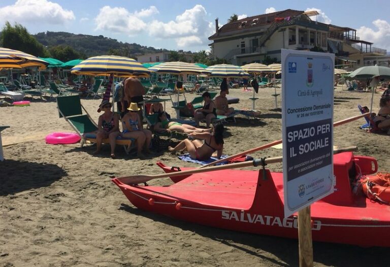 Ad Agropoli l’estate è sempre più accessibile grazie alla spiaggia sociale e la sedia “Scoiattolo”