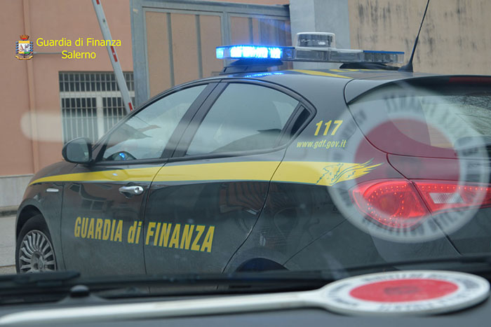 guardia di finanza salerno auto