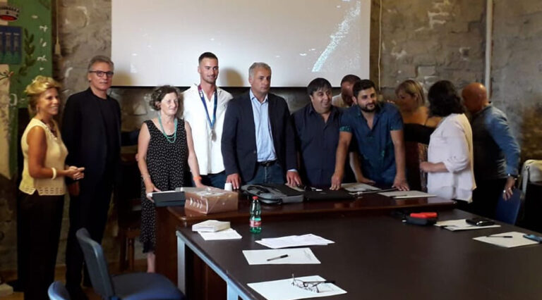 1 - FOTO CON SINDACO E CONSIGLIERI COMUNALI + FAMILIARI