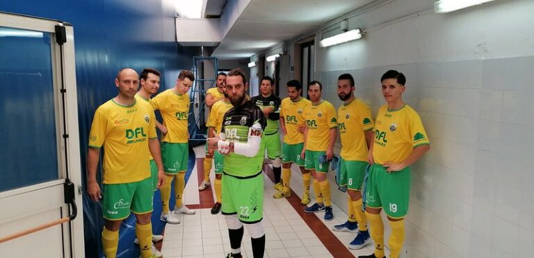 Calcio a 5. Lo Sporting Sala Consilina passa ad Acerra (5-6).Ferreira sugli scudi,Vavà doppietta e rosso