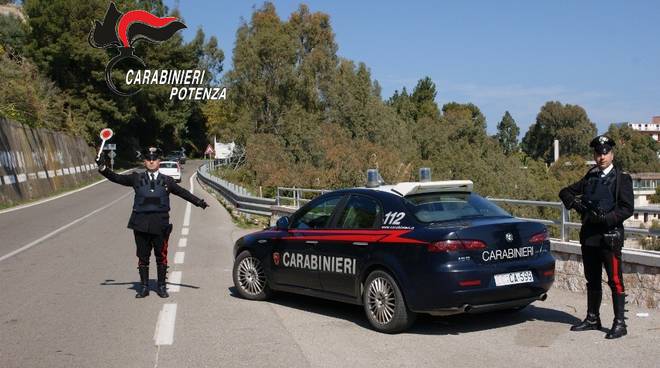 carabinieri posto di blocco potenza 1