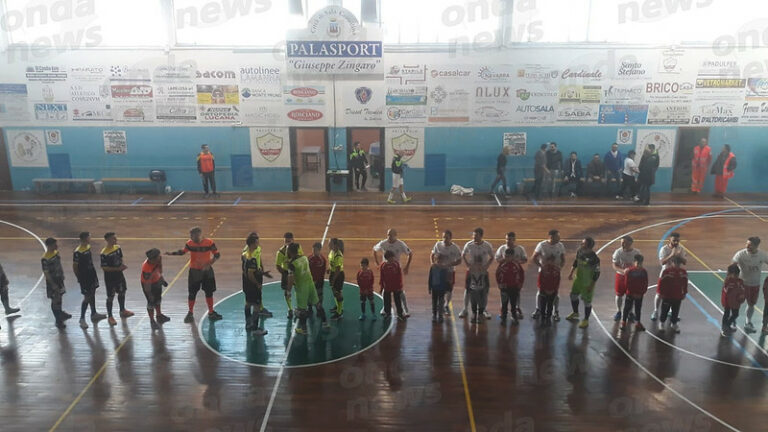 Lo Sporting Sala Consilina abbatte il muro delle 100 reti. Larga vittoria sul Boca Futsal (11-4)