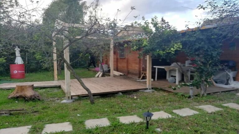 Sequestrata casa in legno abusiva a due passi dai templi di Paestum. Denunciato 67enne del posto