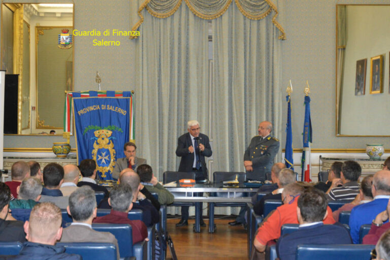 Alla Provincia di Salerno un corso sull’uso del defibrillatore organizzato dalla Guardia di Finanza