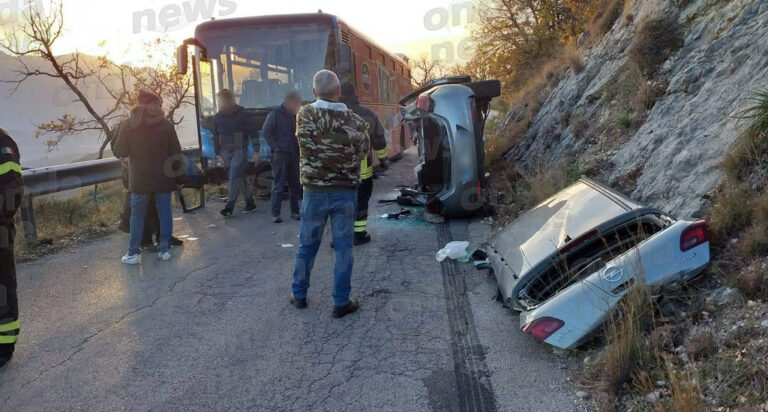 Scontro tra auto e pullman sulla strada che collega Buccino a Romagnano al Monte. Un ferito