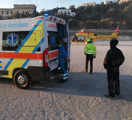 Giardiniere si ferisce ad una gamba con la motozappa a Camerota. Trasferito al “Ruggi” in eliambulanza