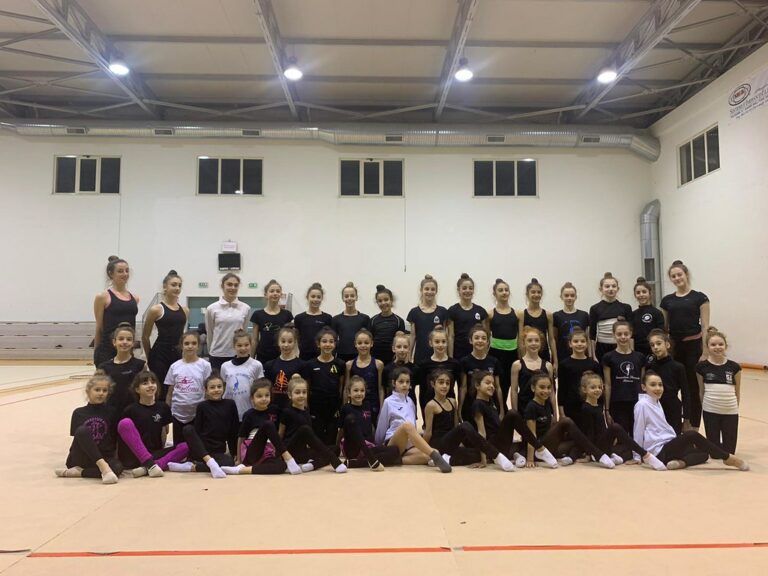 Laura Barone e Filomena Marmo della “Danza e Ginnastica Kodokan” nel Gruppo Gold di Ritmica regionale