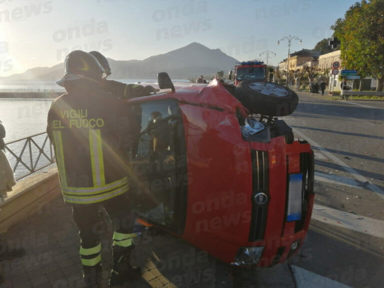 Incidente stradale a Capitello lungo la Statale 18. Ferite due persone di Scario