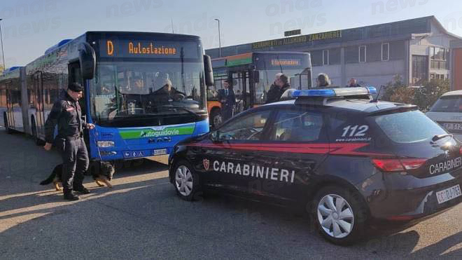 controlli-carabinieri-sapri-autobus-26-febbraio-2020